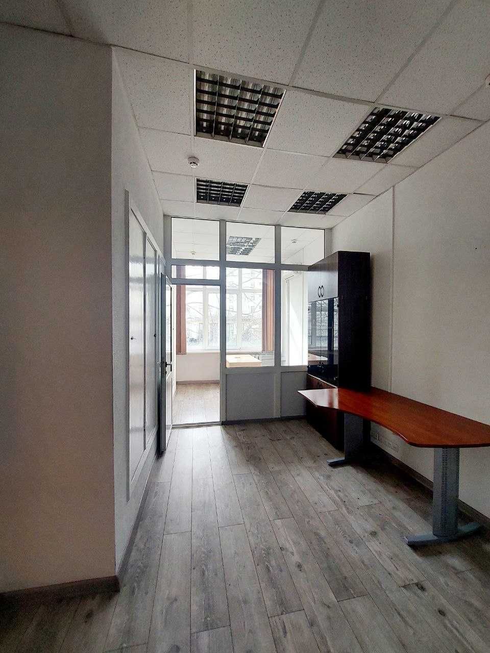 Оренда 57,6кв. м.Печерська(вул. Алмазова 18/7), Генератор. Власник