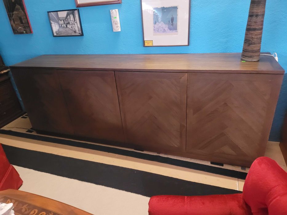 Excelente aparador de marca area - Muito bom estado geral