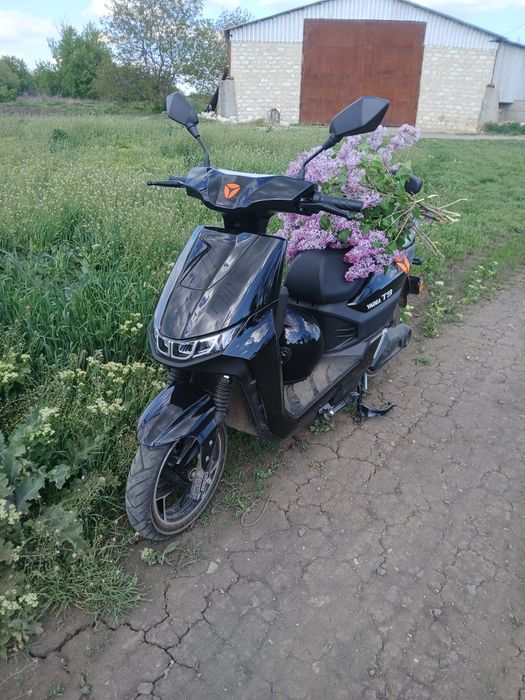 Продам електроскутер Yadea T9 в дуже гарному стані, він новий 2024р