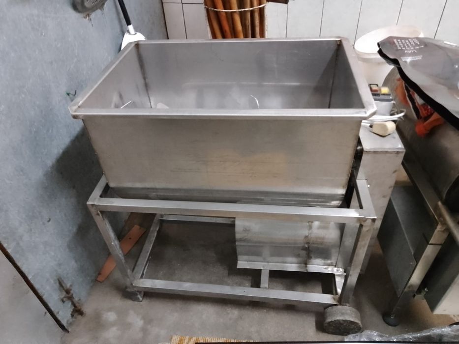 Mieszałka do wyrobów mięsnych poj.80 kg wsadu