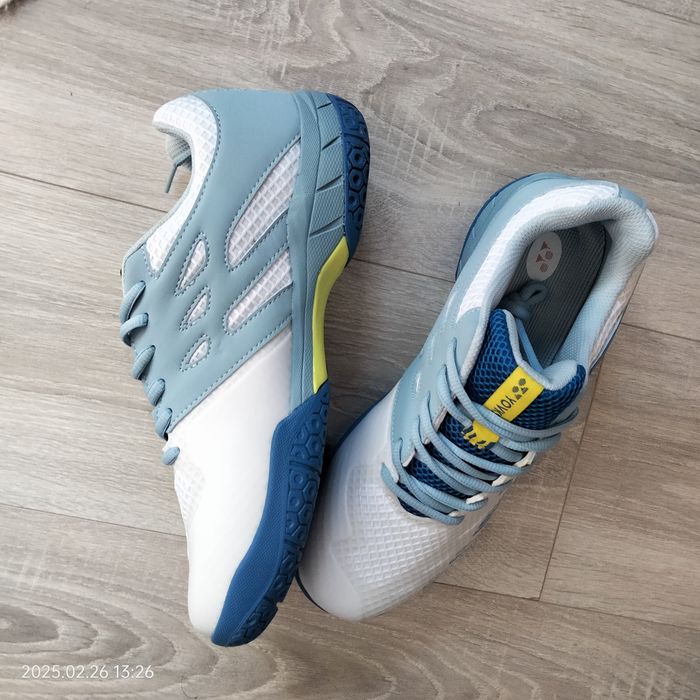 Кросівки чоловічі