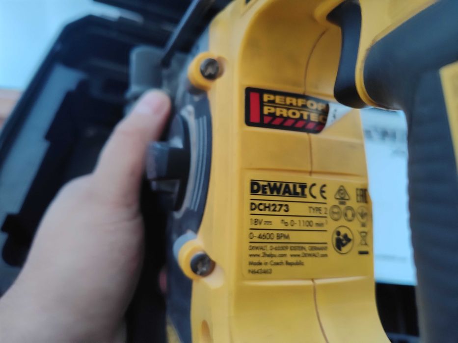 Zestaw narzędzi DeWalt Wkrętarka Młotowiertarka Szlifierka + osprzęt