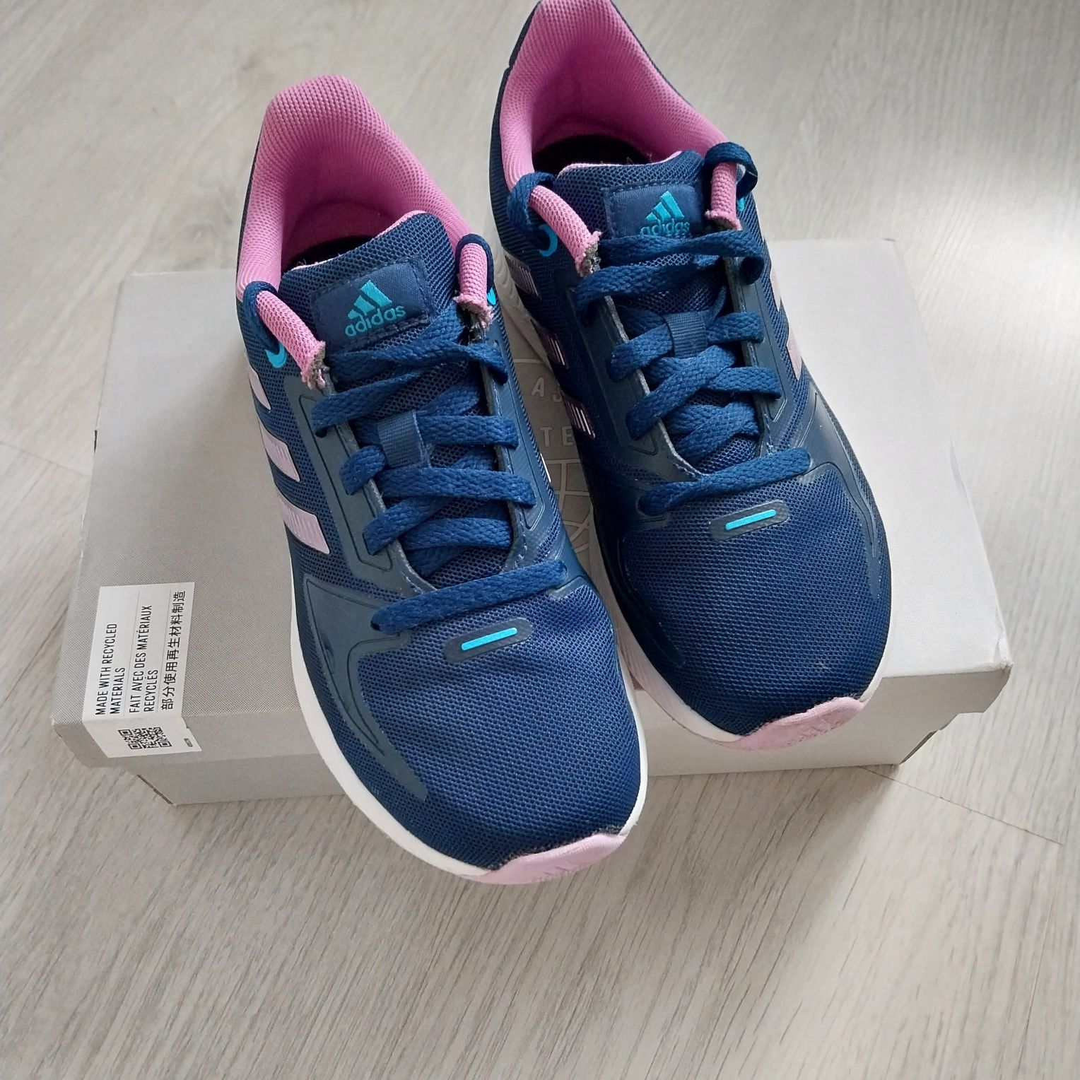 Adidas buty sportowe dla dziewczynki 32