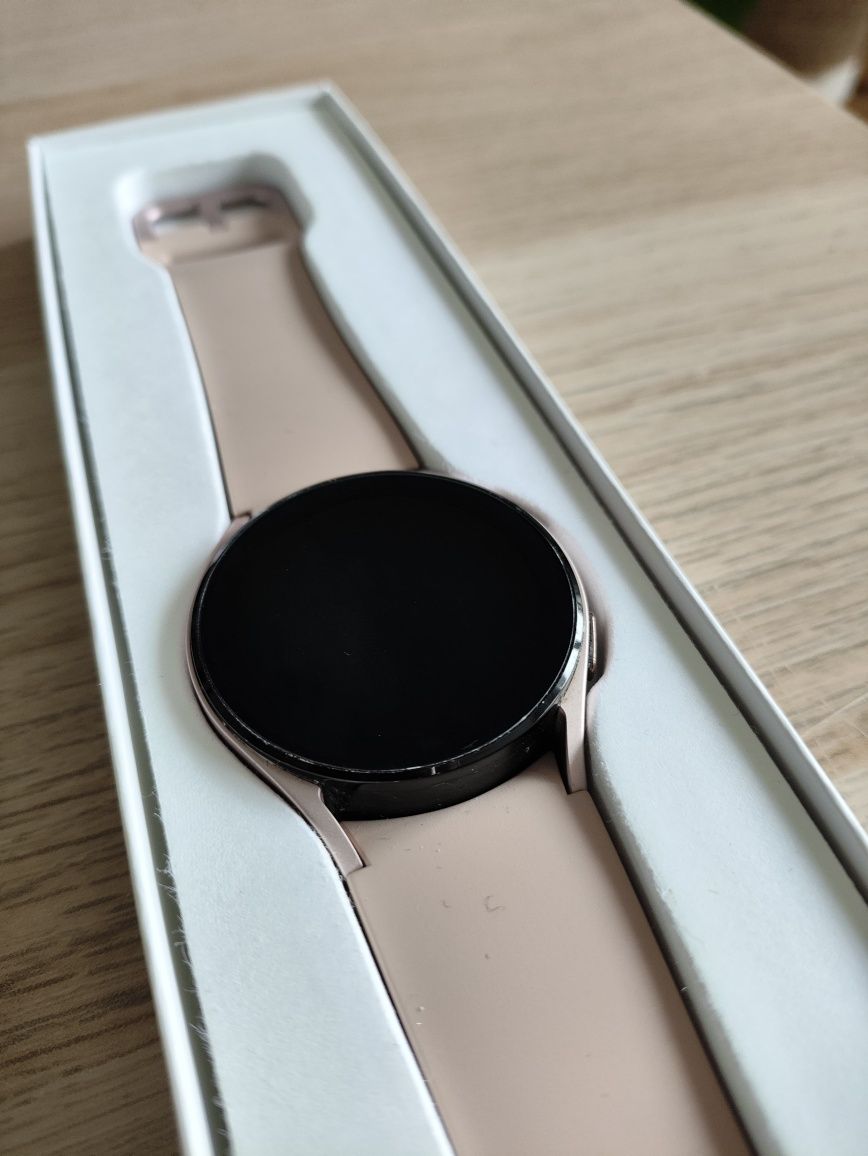 Smartwatch Samsung Galaxy Watch 4 (R860) Pink Gold używany