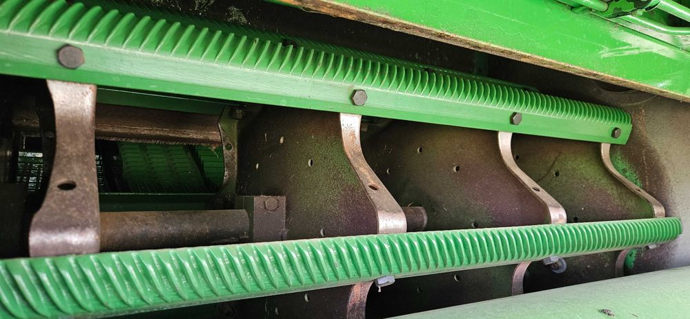 Комбайн зернозбиральний JOHN DEERE 1065 . 3.6m.