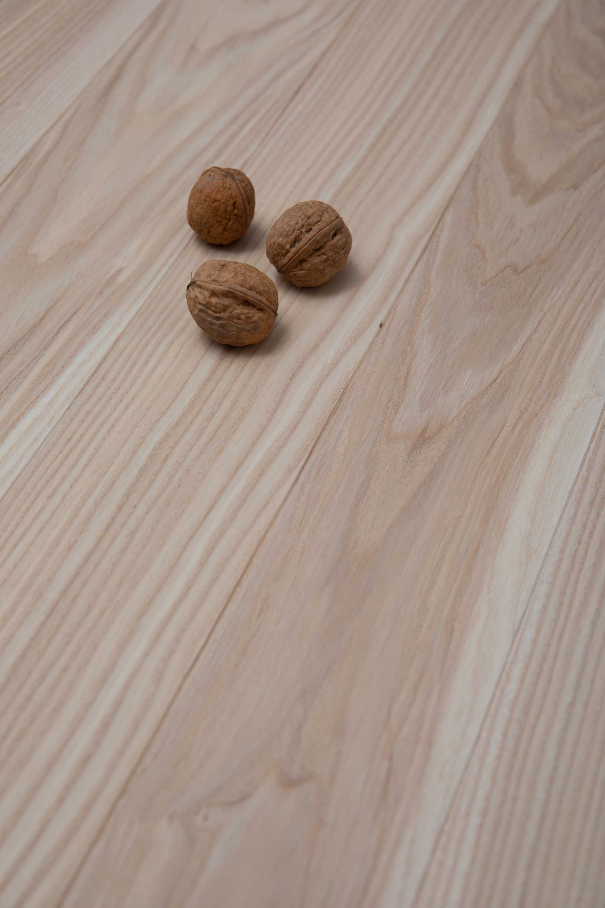 Deska podłogowa JESION jasny, kolor, ciemny lita 2 cm PRODUCENT