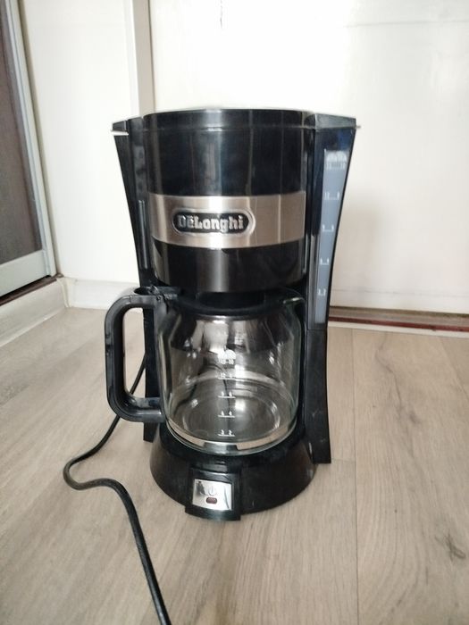 Express przelewowy do kawy DeLonghi