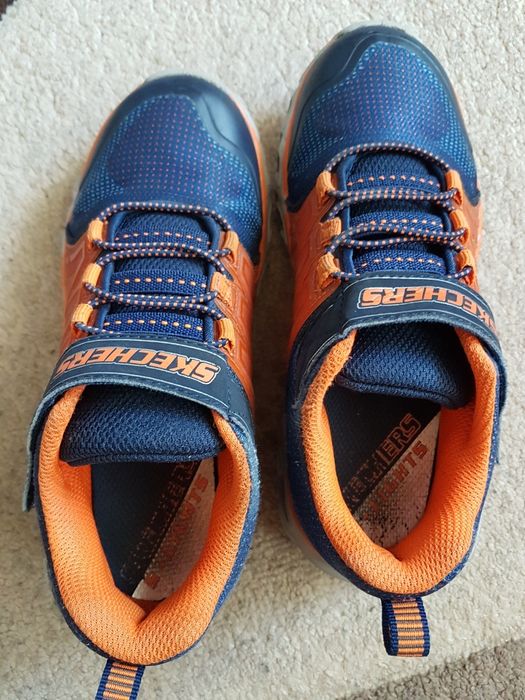 Детские кроссовки