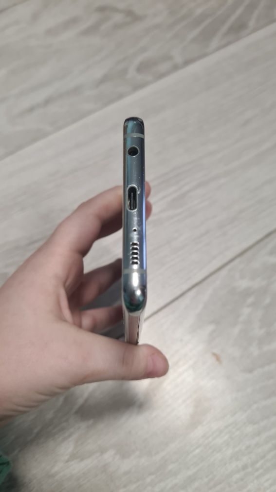 Продам  samsung s10+