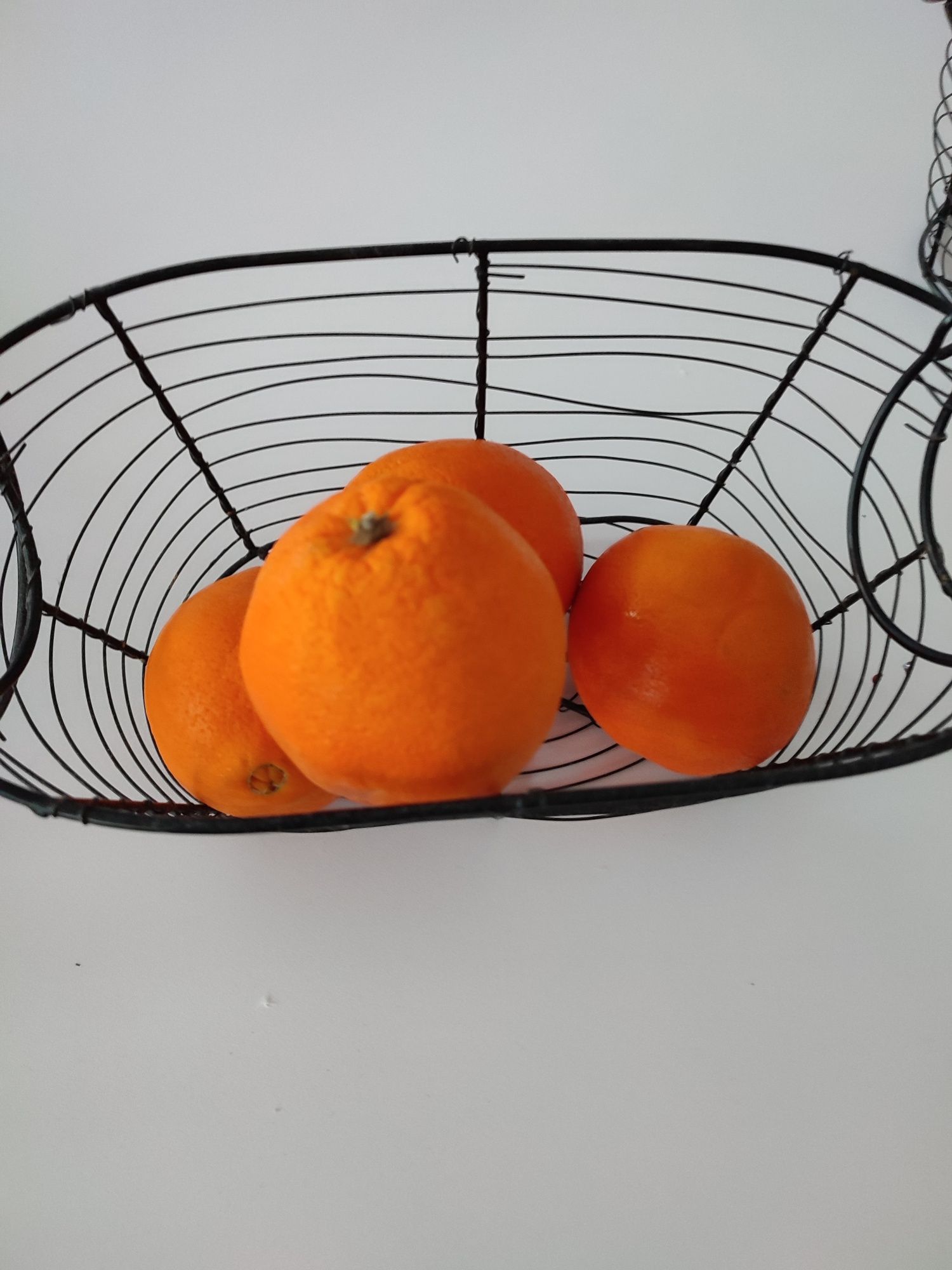 Dwa koszyki na owoce