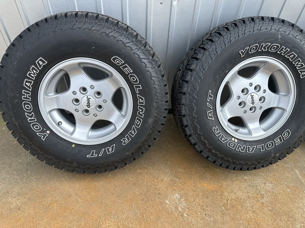 Alufelgi jeep XJ opony yokohama 31x10.50 R15 wielosezon komplet