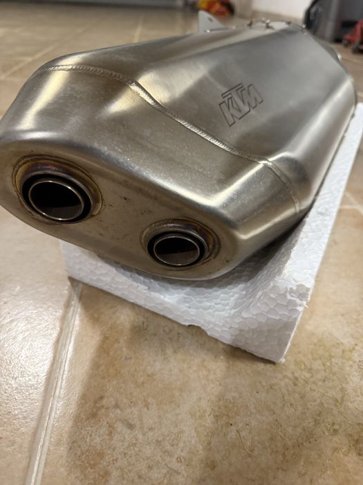 Material KTM Super Adventure S 2024