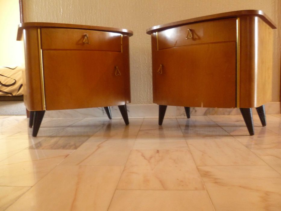 URGENTE  2 mesinhas de cabeceira  da Alemanha VINTAGE dos anos 1960