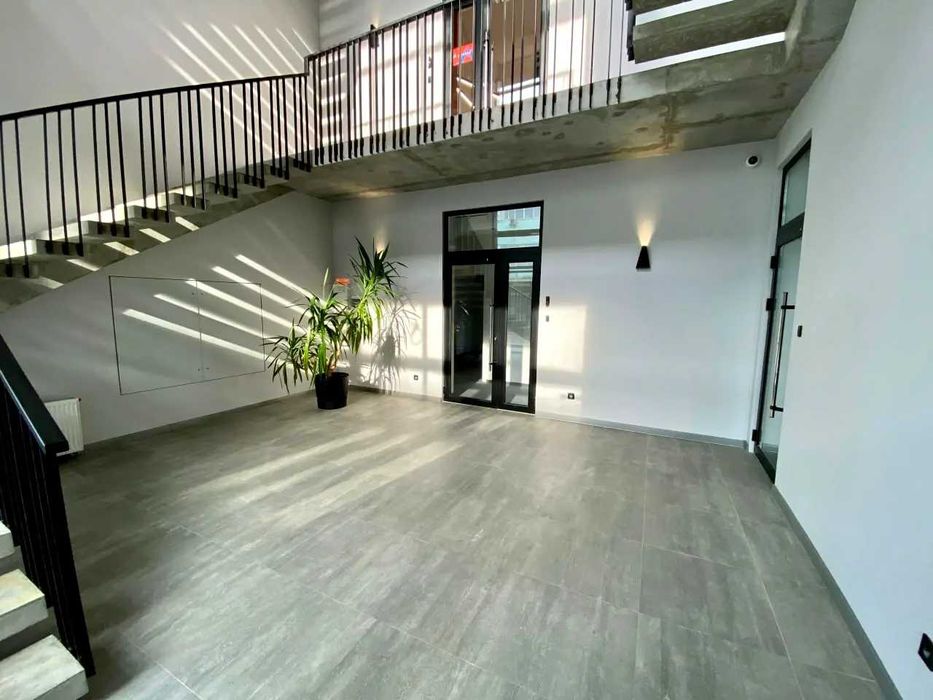 Без кмісії, Продаж офісної будівлі біля метро Політехнічний Інститут.