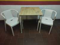 Conjunto mesa e 2 cadeiras