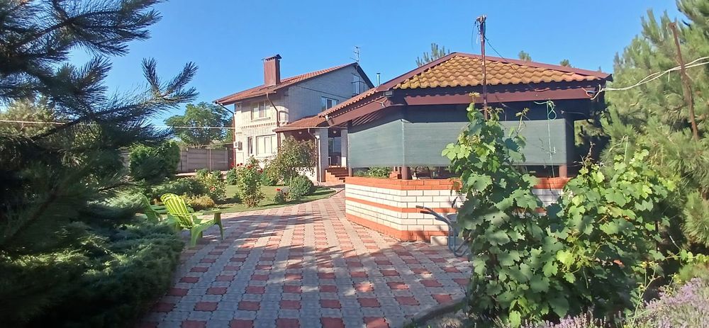 СРОЧНАЯ ПРОДАЖА! Добротный дом с бассейном.м