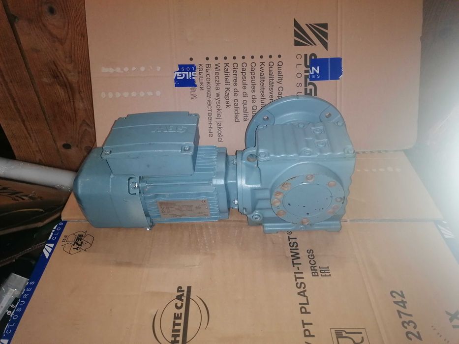 Motoreduktor firmy sew 0,55kw 8,7 obrota na minutę