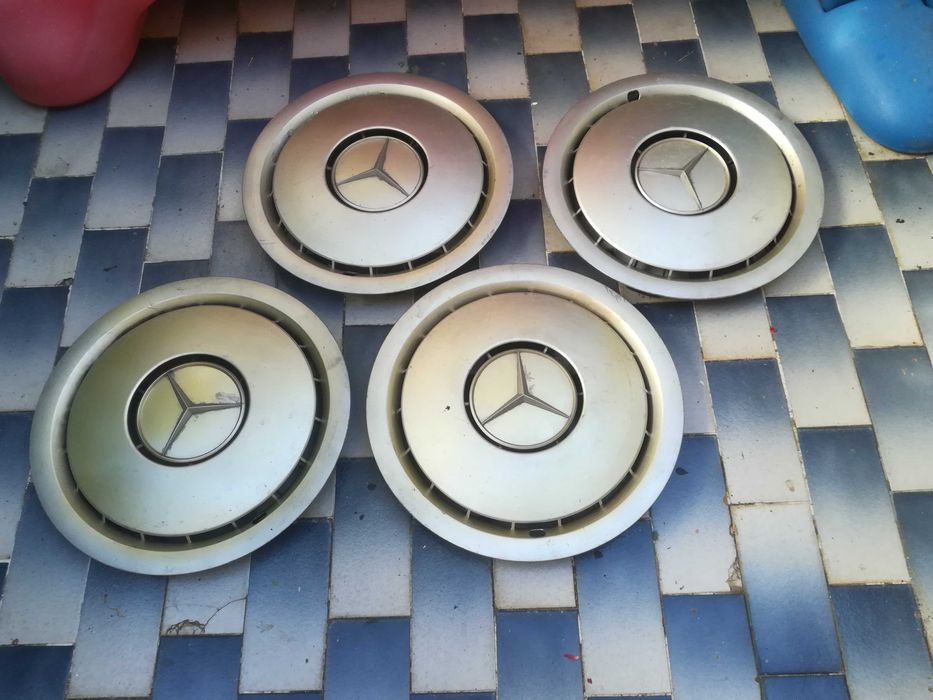 Tampos Mercedes 190 (Conjunto 4 por 25 euros!)