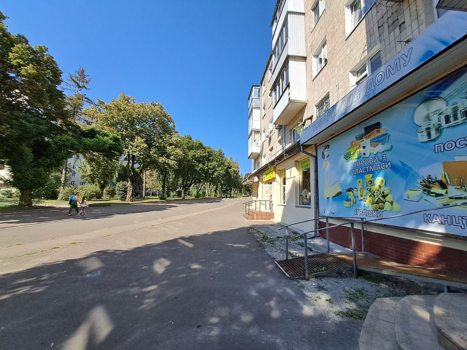 Оренда фасадного приміщення на бульв.Д.Галицького.