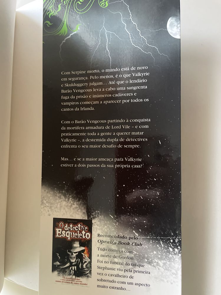 O detective esqueleto, de Derek Landy