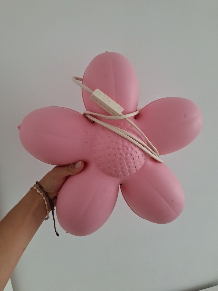 Lampka nocna ikea blomma smila ścienna