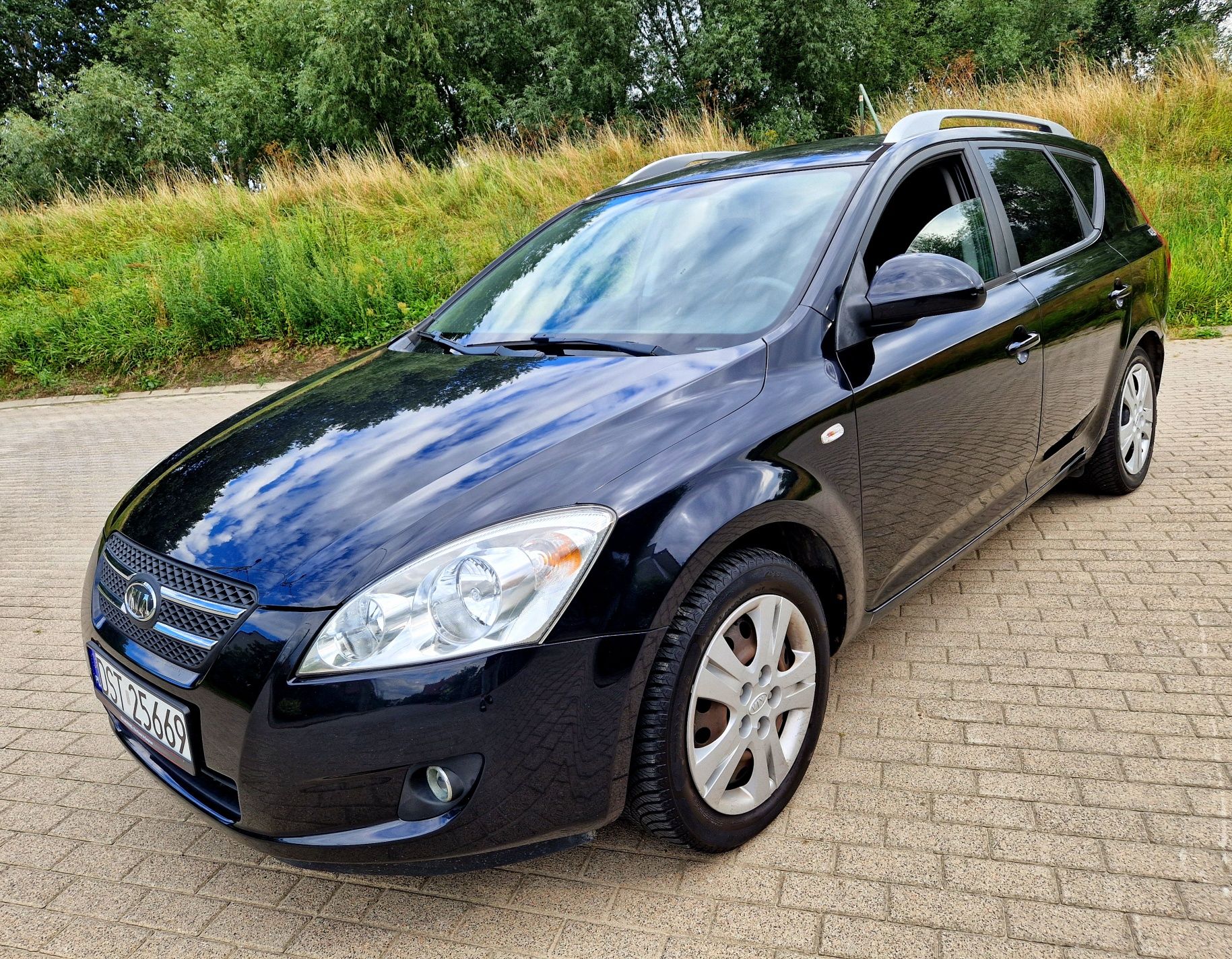 Kia Ceed 1.4 Benzyna 105 km Klimatronik Niski Przebieg Zarejestrowany
