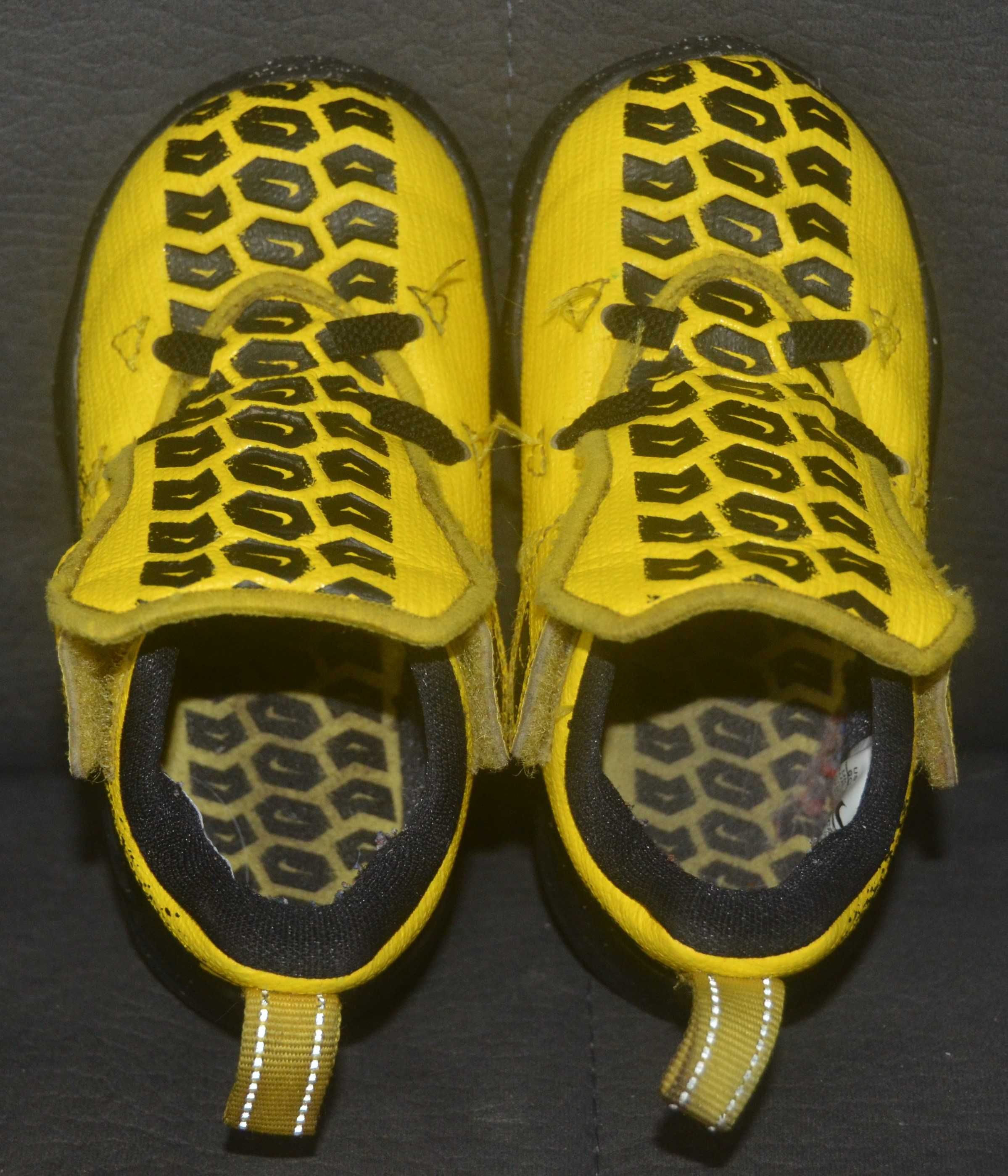 Żółto-czarne buciki Nike rozm.22