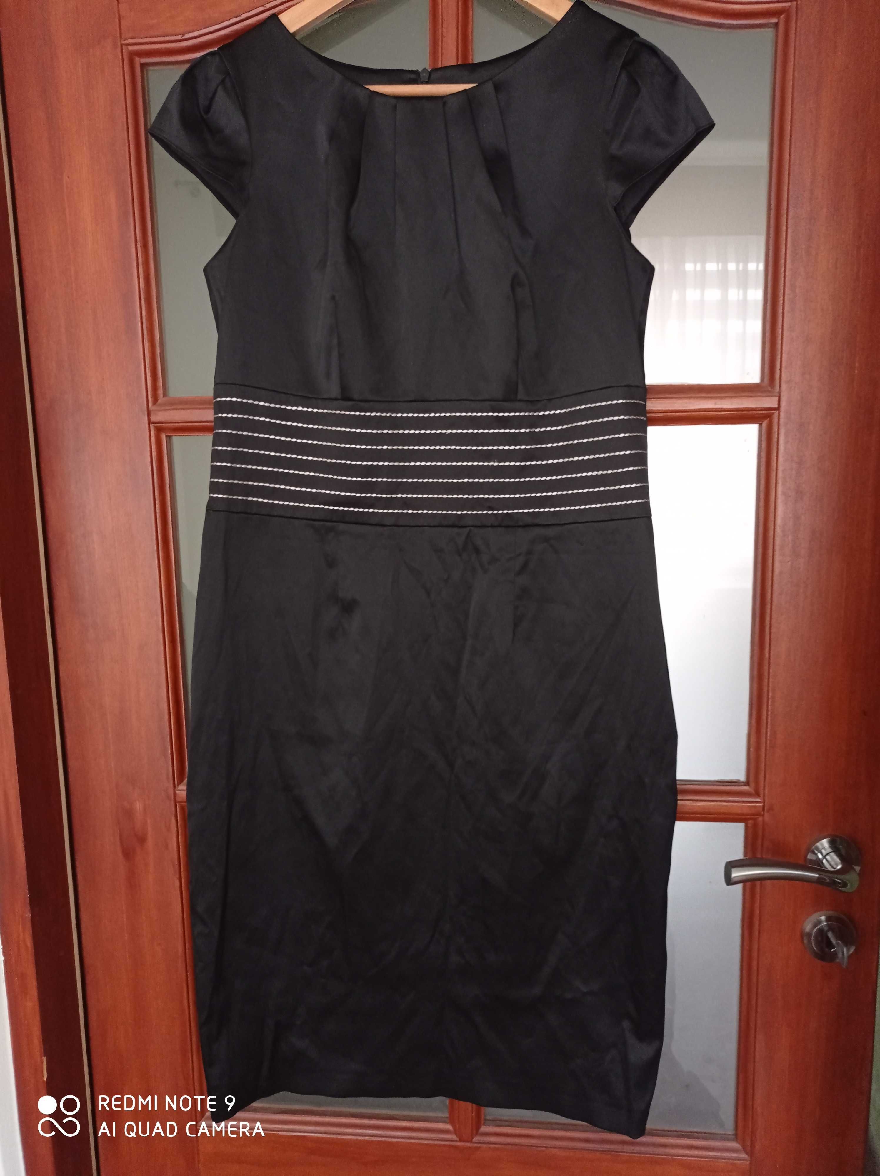 Czarna satynowa sukienka rozmiar 42