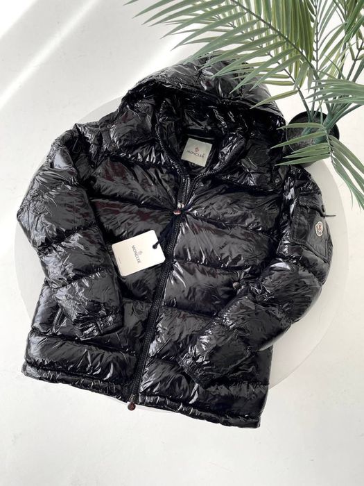 Пуховик від  Moncler