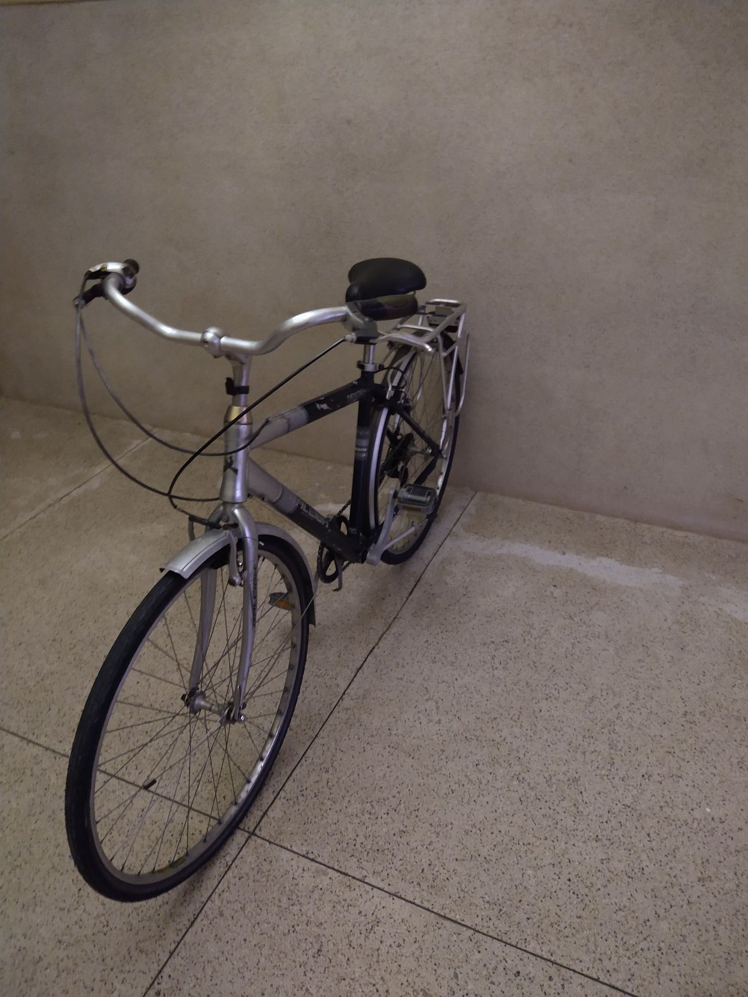 Vende-se bicicleta valor negociável