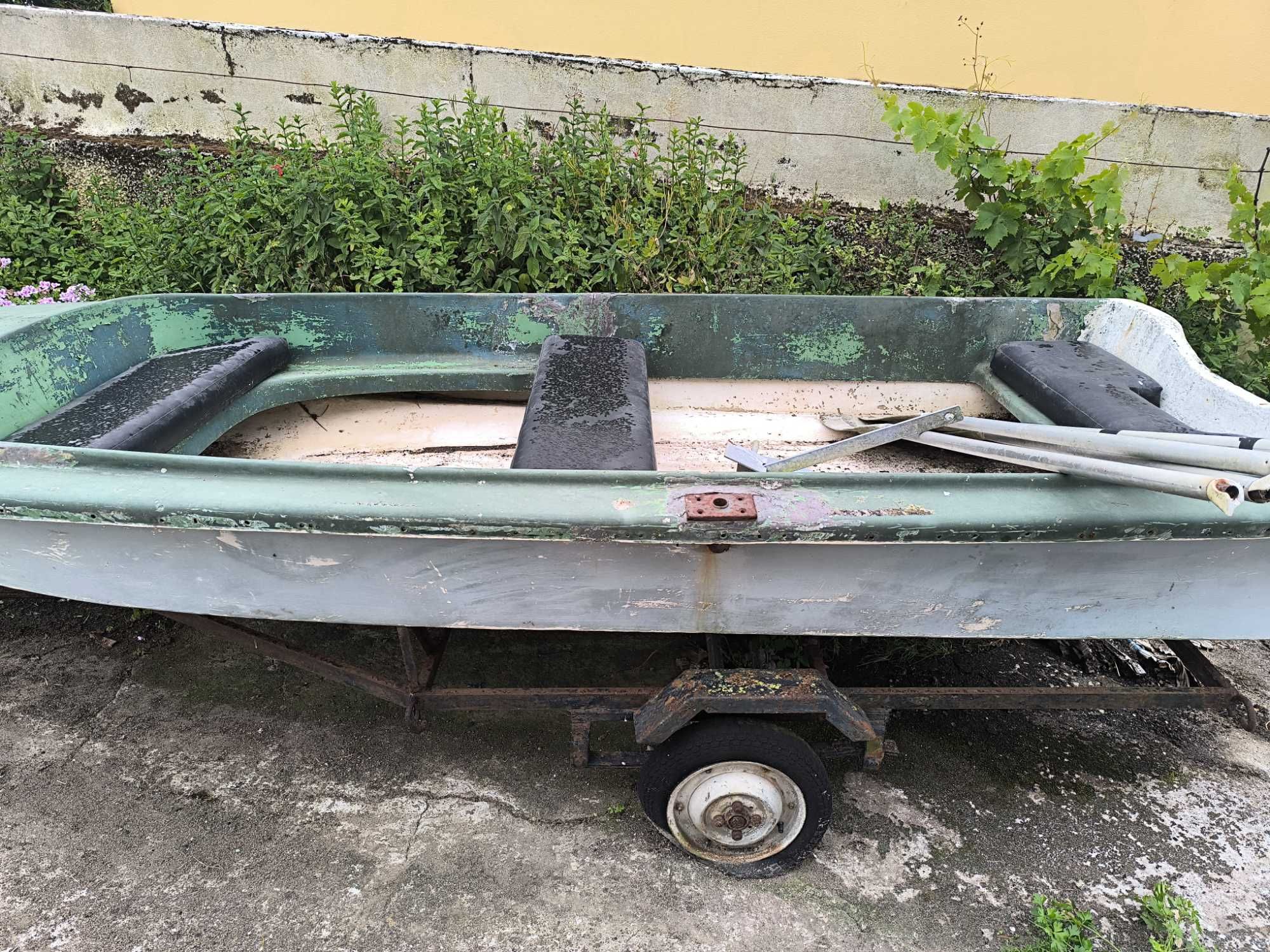 Barco com motor yamaha
