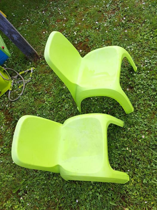 Stolik plastikowy + 2 krzesła Monoblock