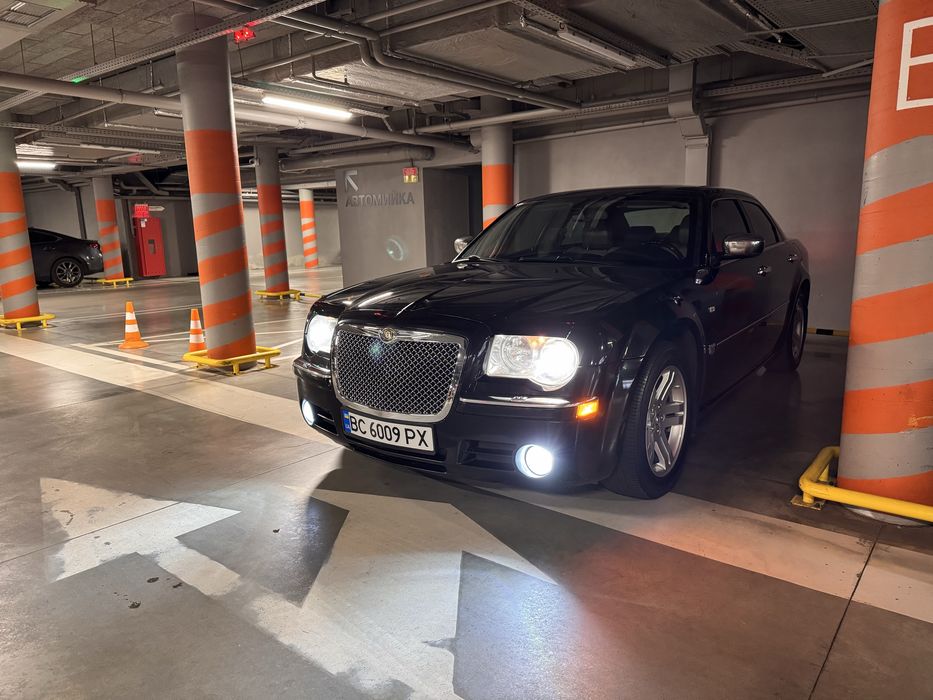 Chrysler 300с 2.7 в чудовому стані !
