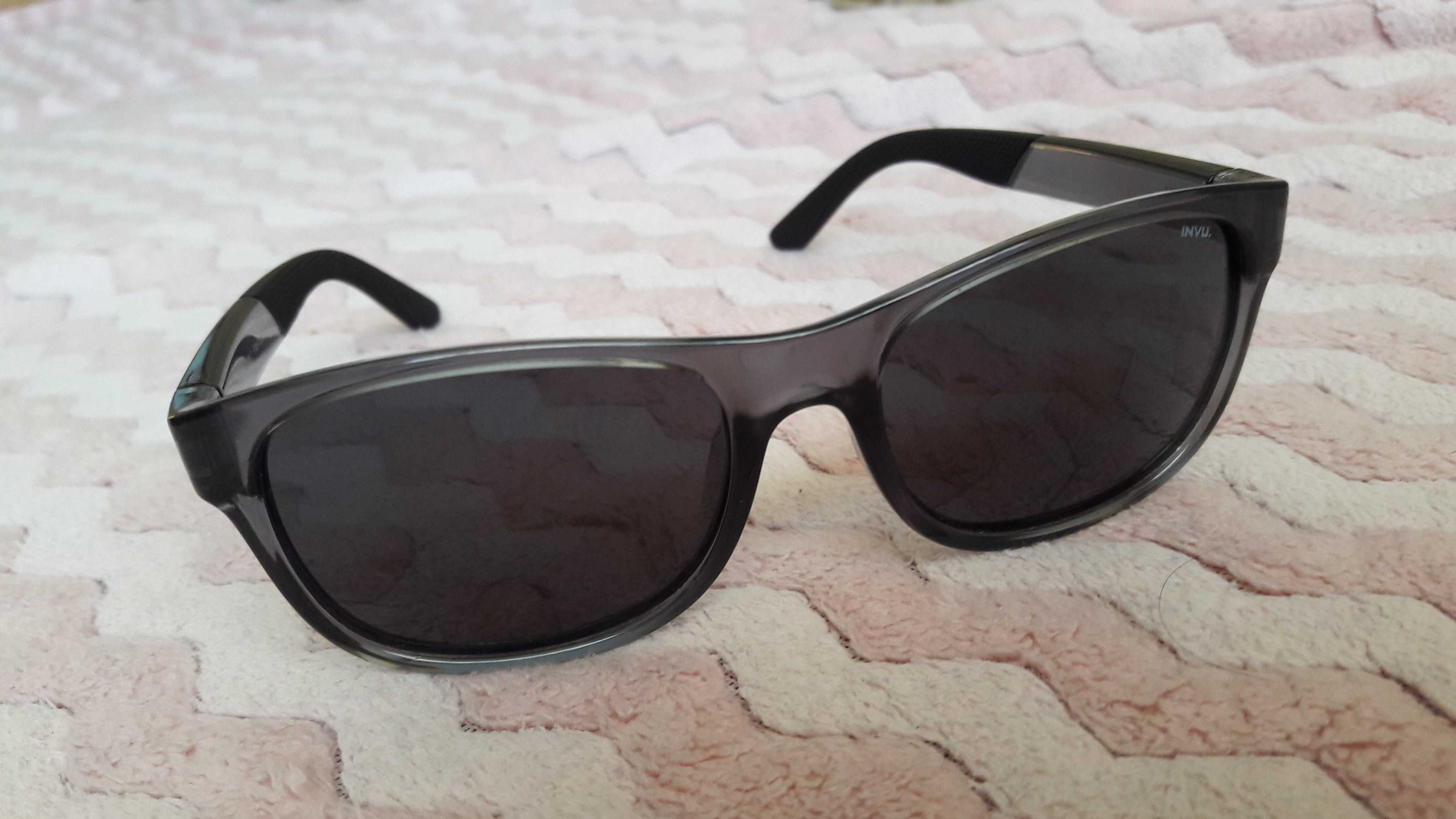 Сонцезахисні окуляри для дітей INVU сірі (K2708C)