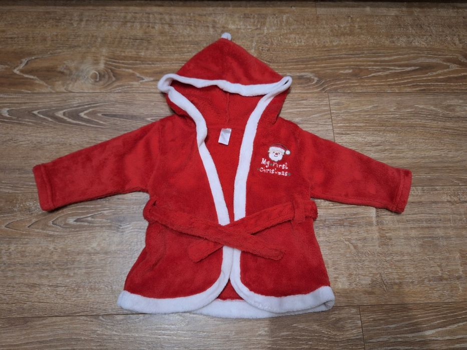 Szlafrok czerwony. Świąteczny św. Mikołaj. 9 miesięcy. Rozmiar 80.