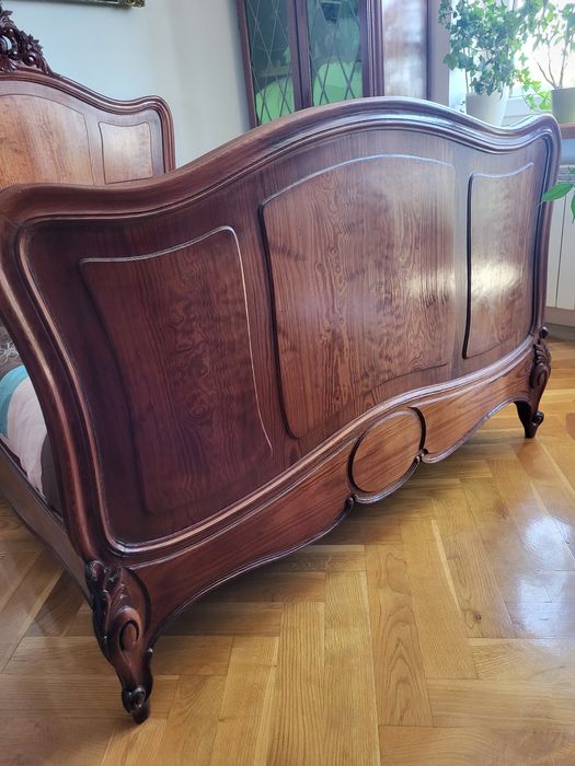 Łóżko ludwik drewniane