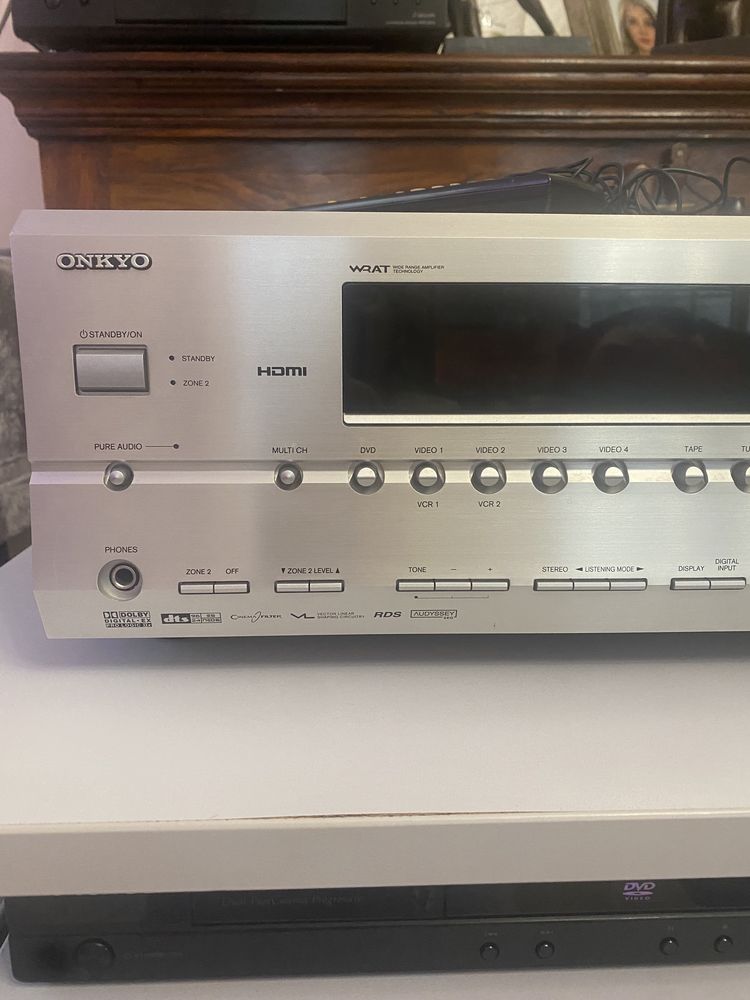 Amplituner Onkyo TX SR-604E