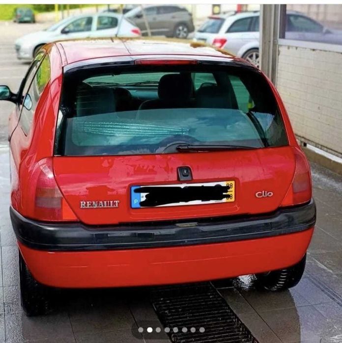 Renault Clio poucos quilómetros