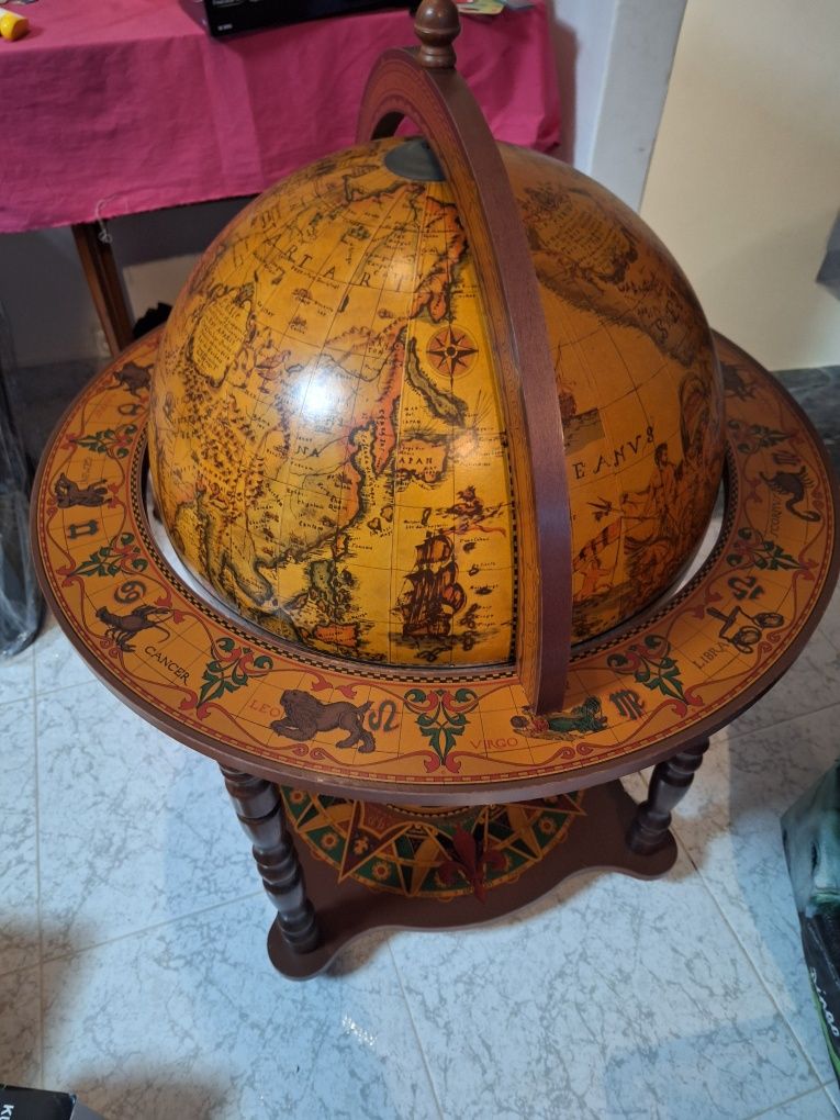 Bar em forma de globo
