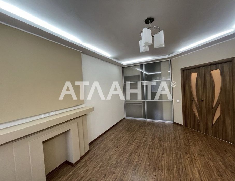 Однокомнатная квартира в кирпичном доме с ремонтом  в ЖК Вернисаж