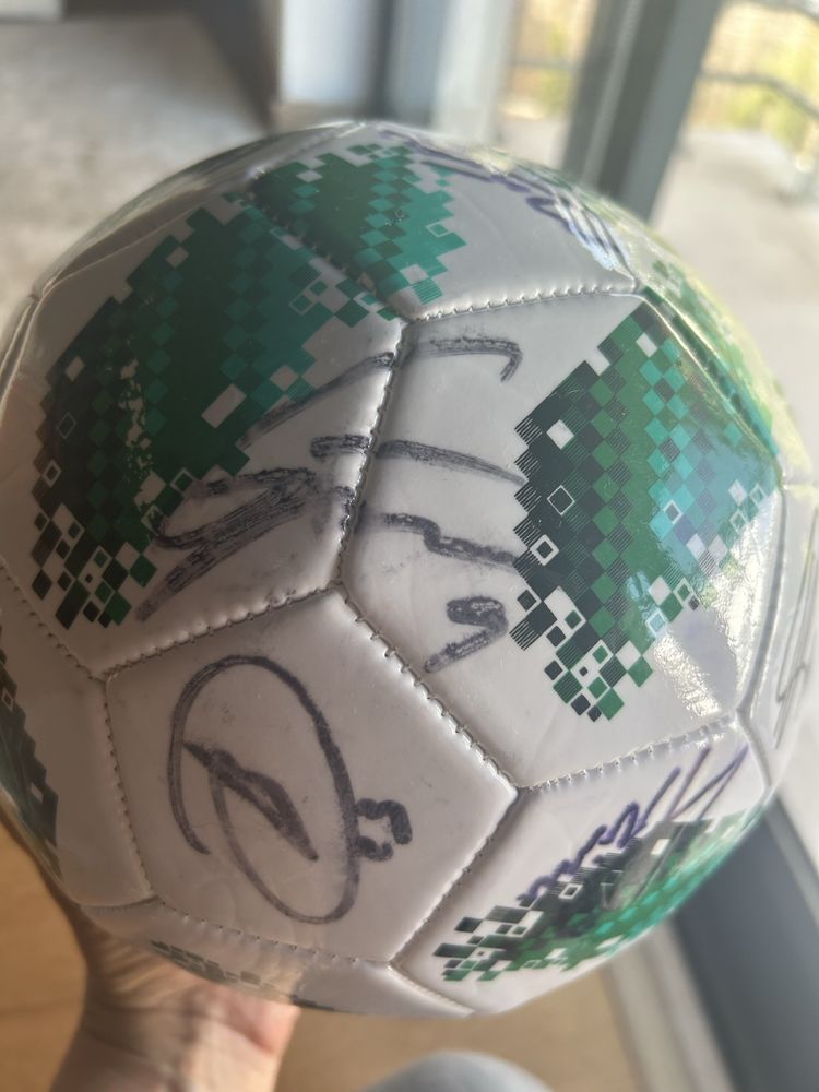 Bola autografada pelo plantel Sporting 24/25