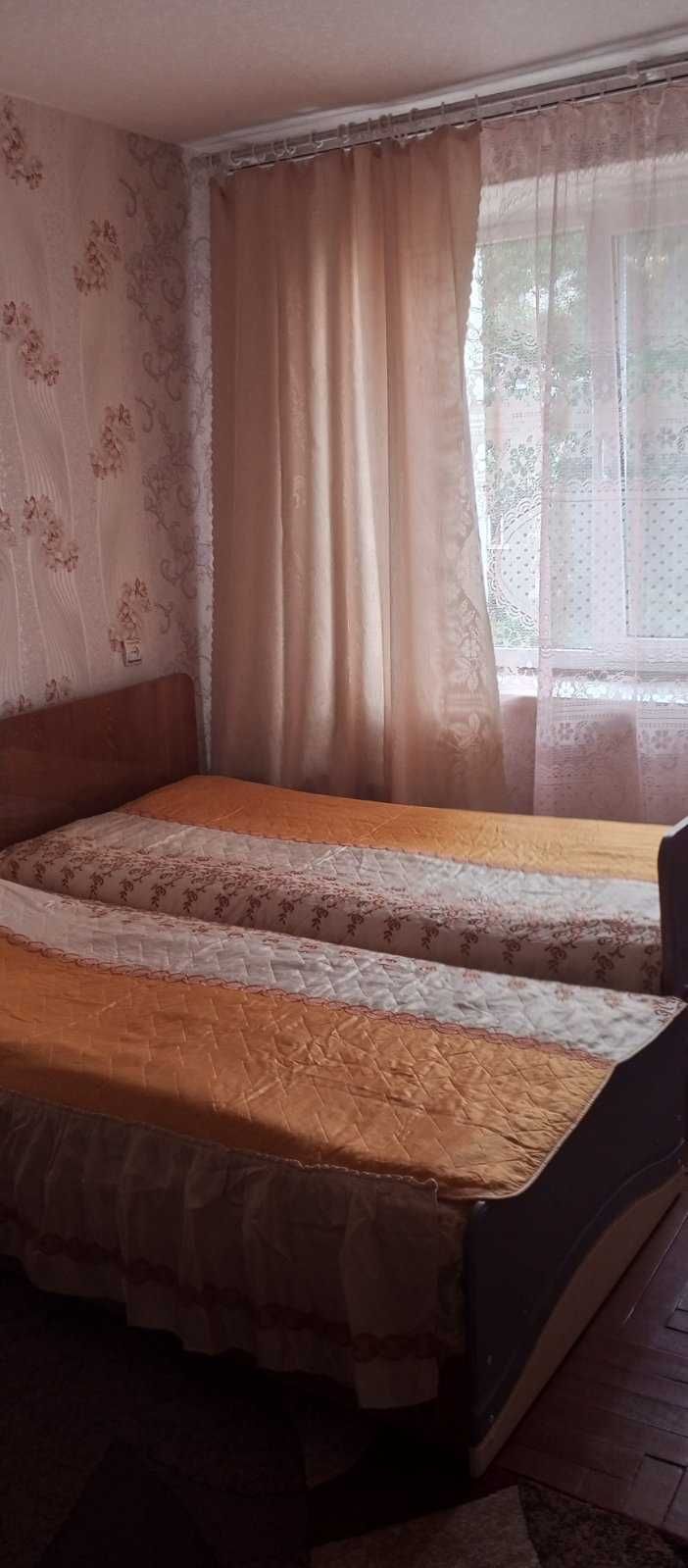 сдам гостинку, Одесская 2500грн. + свет