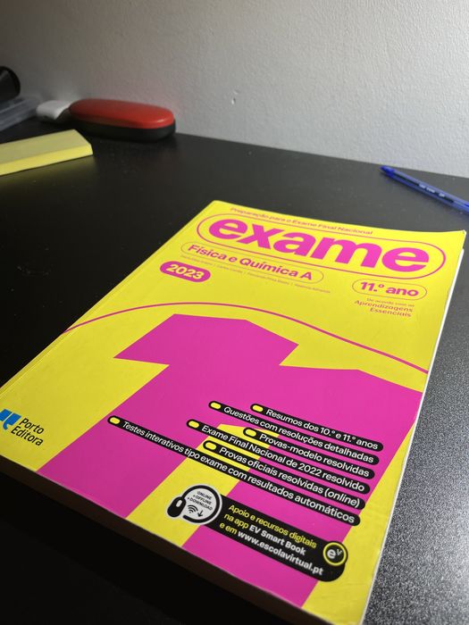 Livro Preparação de exame Física e Química 2023 11º ano