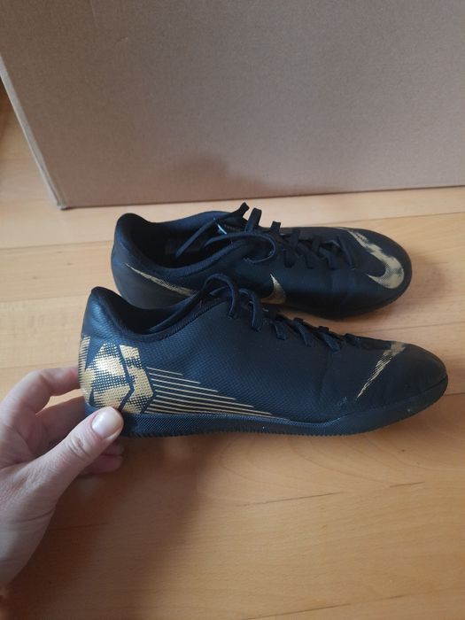 Бутсы Nike, футзалки, сороконожки 36,5 размер