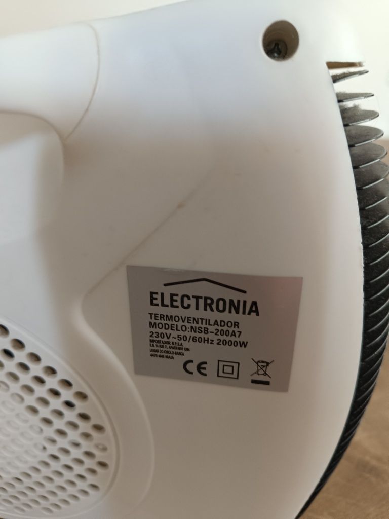 Aquecedor Compacto Vertical/Horizontal 2000W