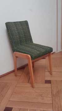 Krzesła z PRL w kolorze zielonym
