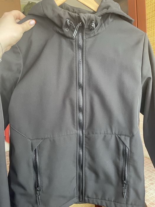 Куртка чорна від Стафф