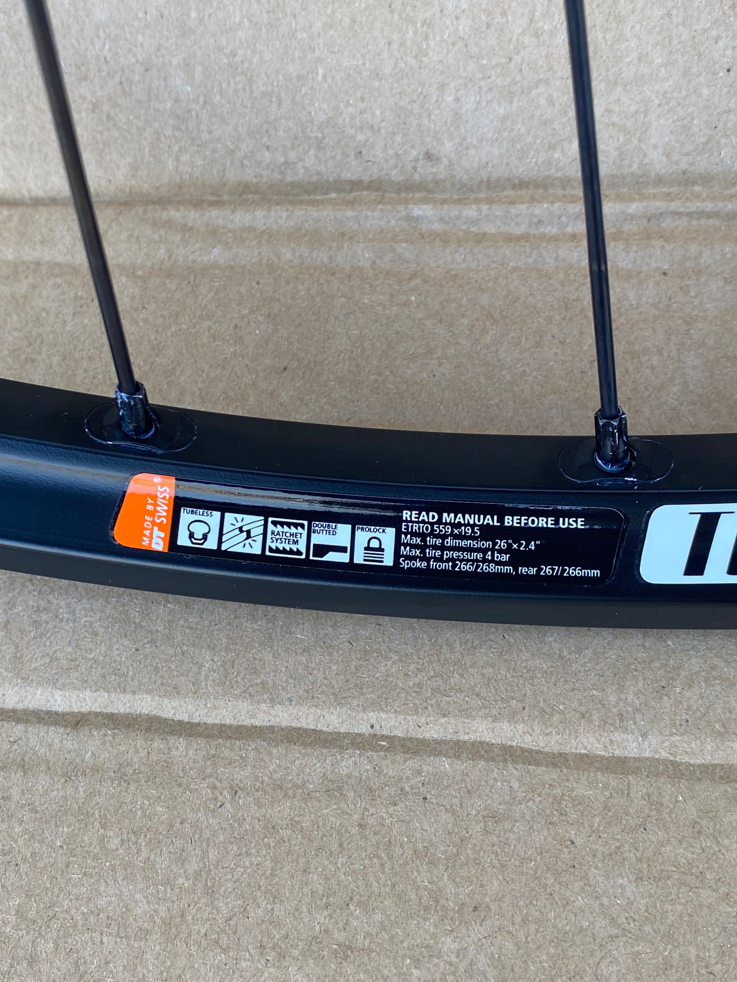 Koło tylne DT SWISS M1800, TUBELESS, 26'' [559x19.5] FV, nowe /013-029