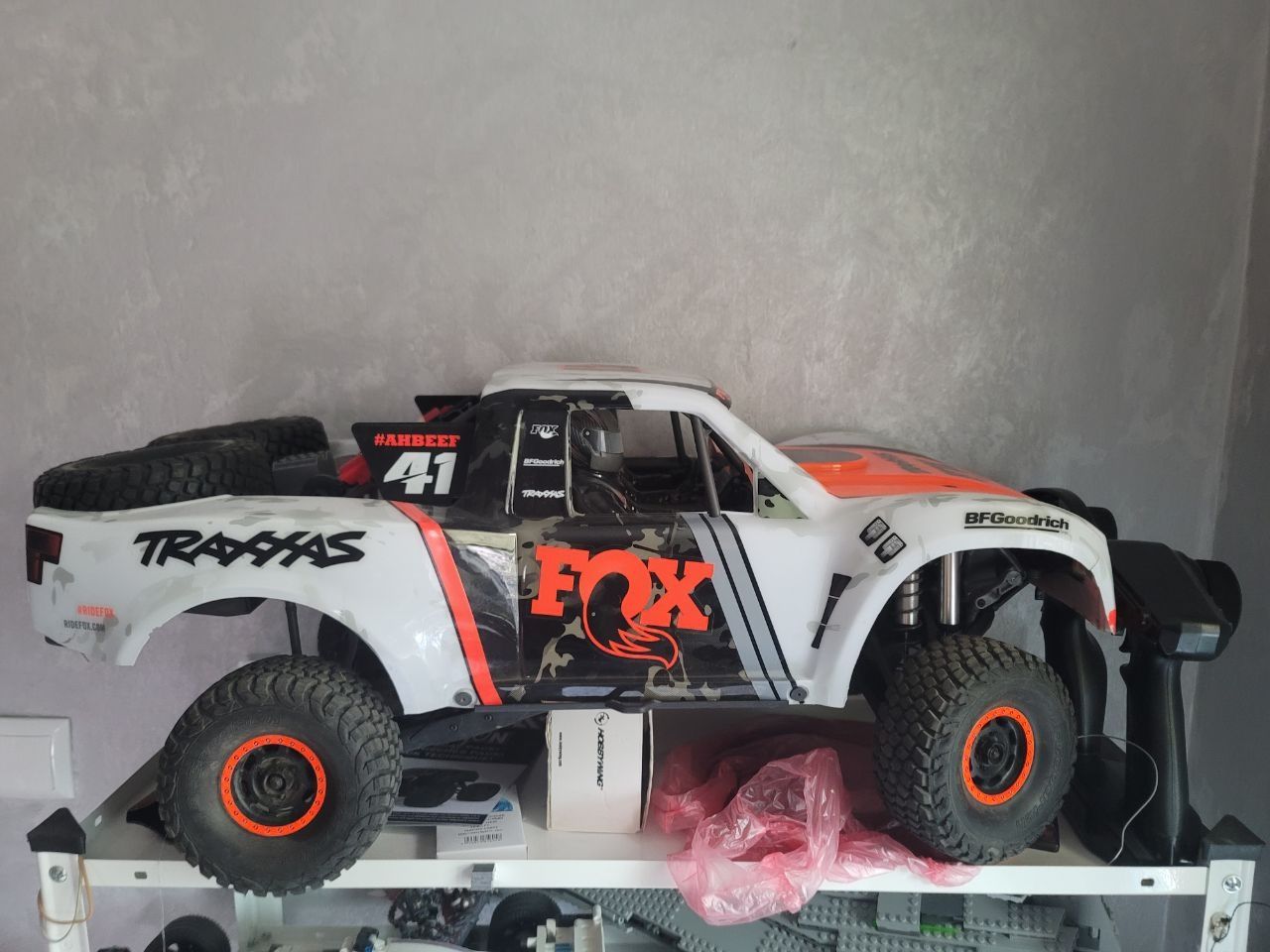 Продам Traxxas UDR