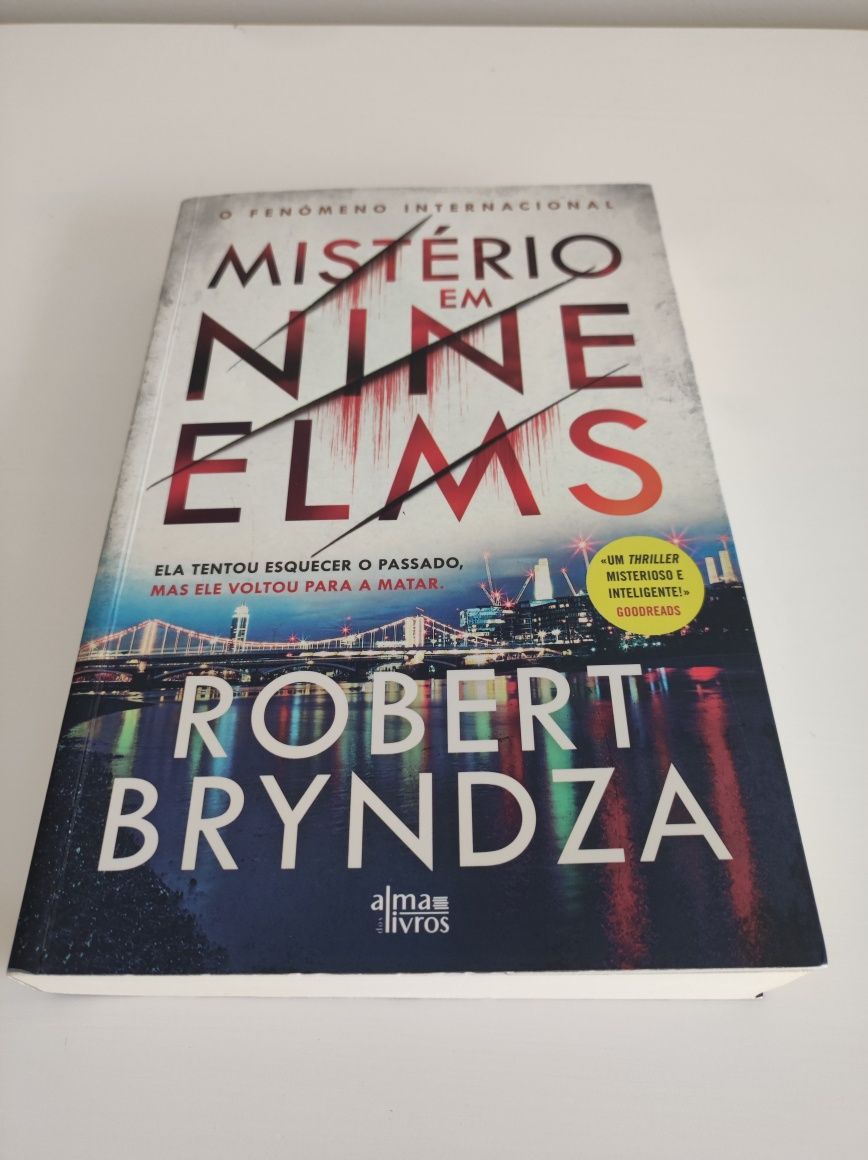 Livros para venda a 13 eur cada um